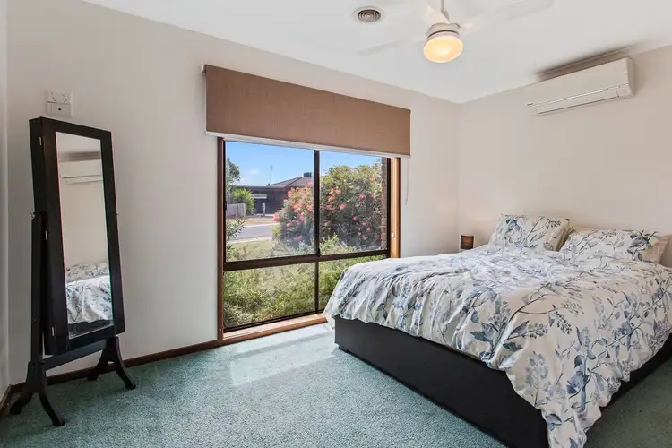 Fifth view of Homely house listing, 28 Howell Crescent, Kangaroo Flat VIC 3555