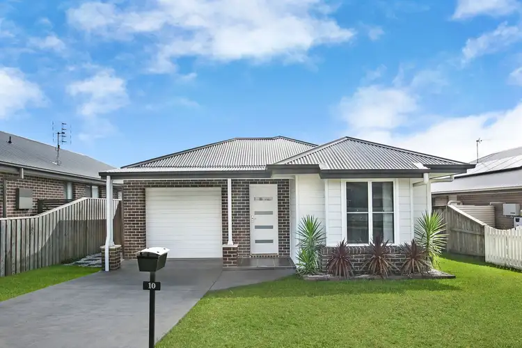 10 Wallis Avenue