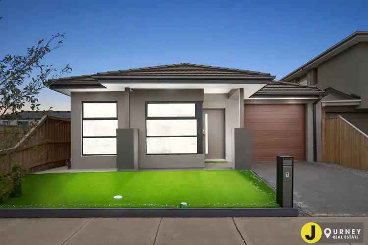 7 Valais Way, Rockbank VIC 3335
