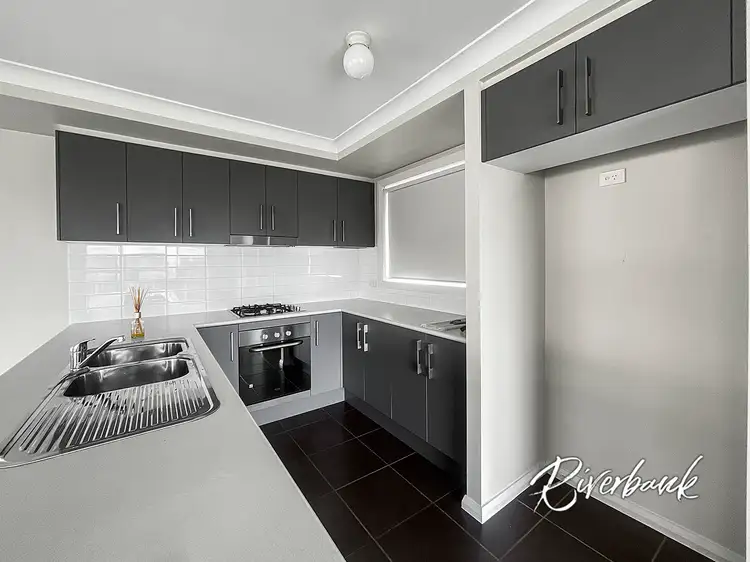 44 Asimus Circuit, Elderslie NSW 2570