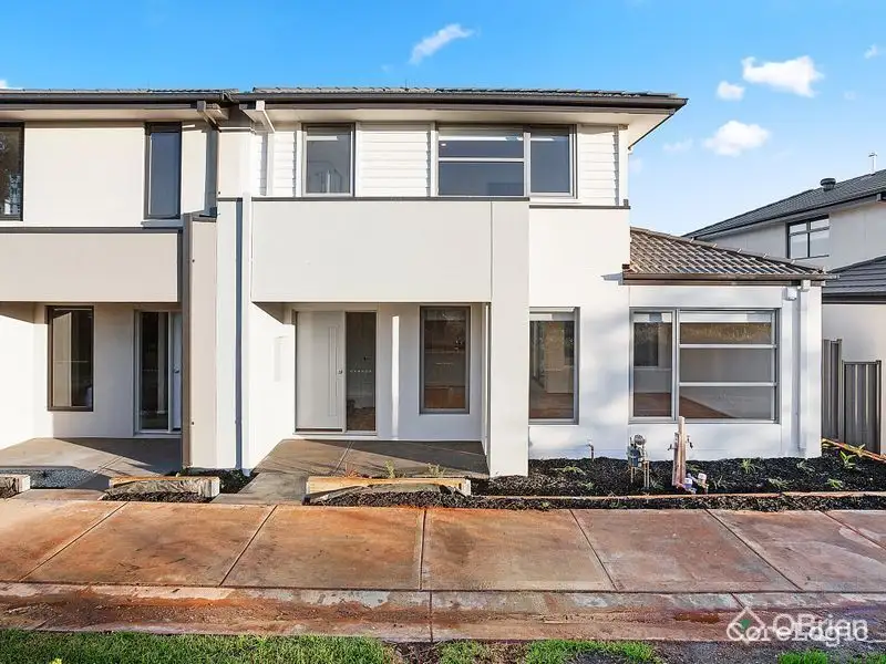 Main view of Homely house listing, 6 Twickenham Walk, Strathtulloh VIC 3338