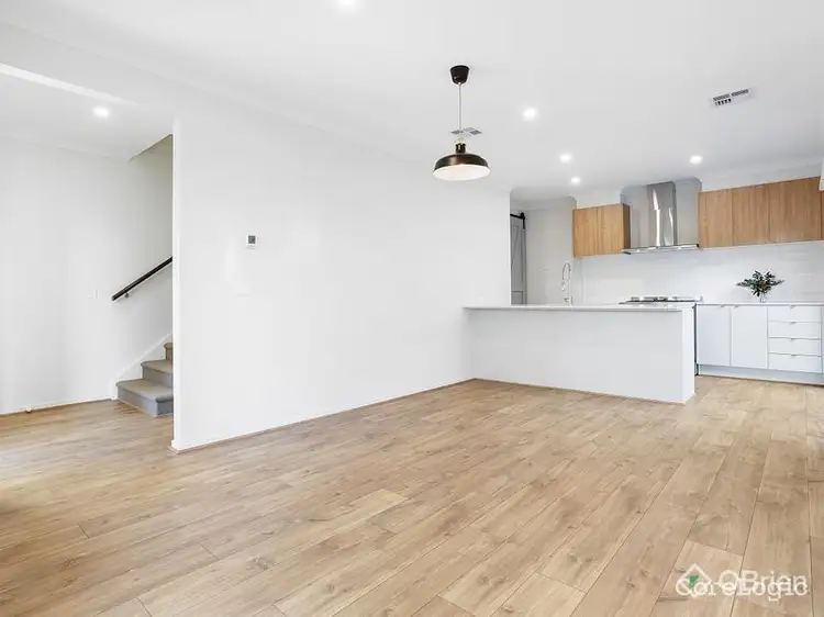 Second view of Homely house listing, 6 Twickenham Walk, Strathtulloh VIC 3338