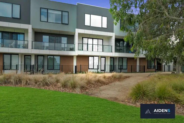 16/16 Garretty Road, Caroline Springs VIC 3023