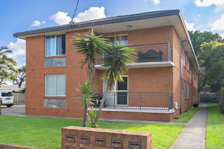 Main view of Homely unit listing, 10/18-20 Byron Street, Bellambi NSW 2518