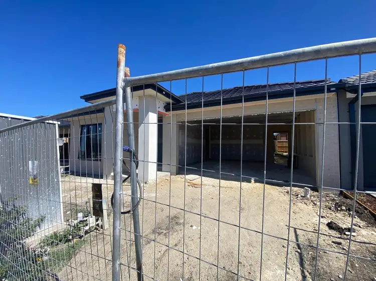 13 Bawley Road, Donnybrook VIC 3064