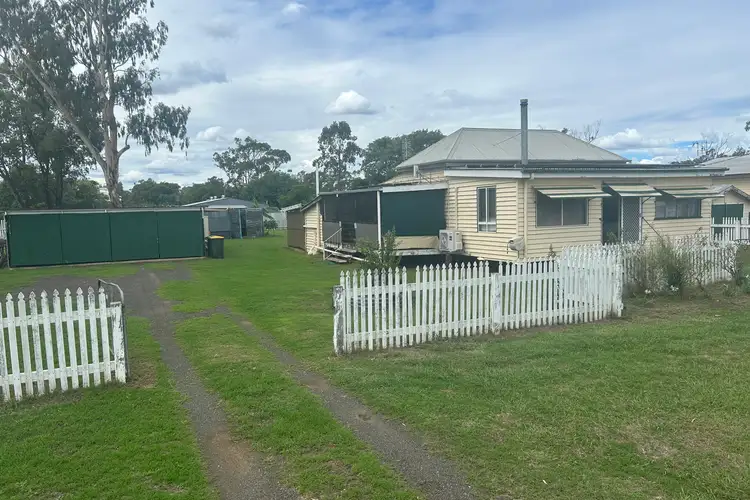 11 High Street, Jandowae QLD 4410