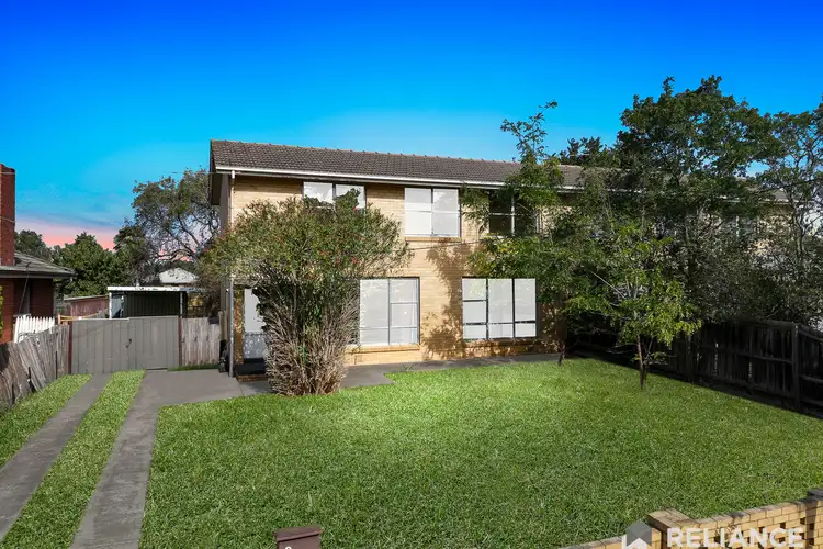 9 Golden Avenue