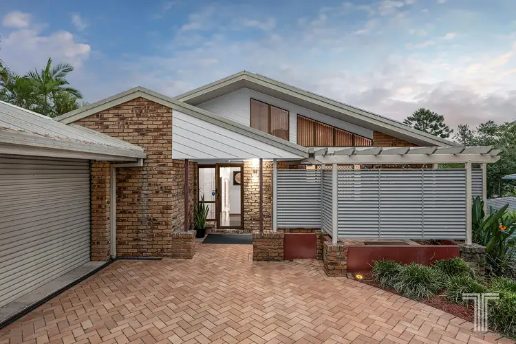 33 Rossmoya Street, Carindale QLD 4152