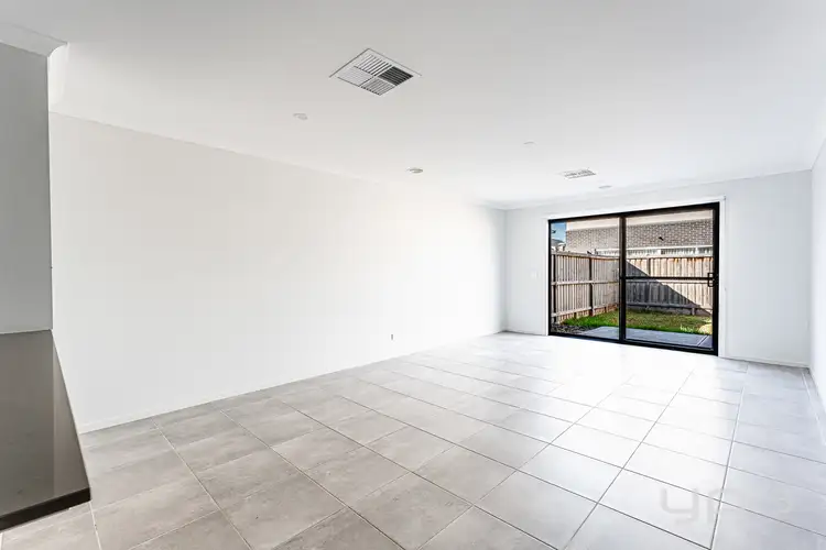 10 Sefton Street, Mambourin VIC 3024