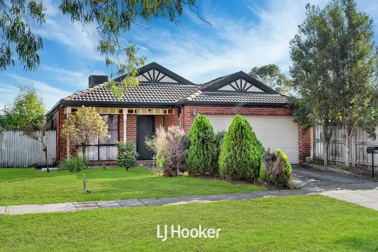 28 Cato Parkway, Lynbrook VIC 3975