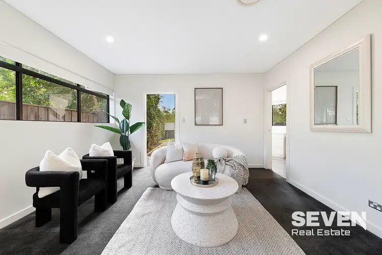 21/2 McCausland Place, Kellyville NSW 2155