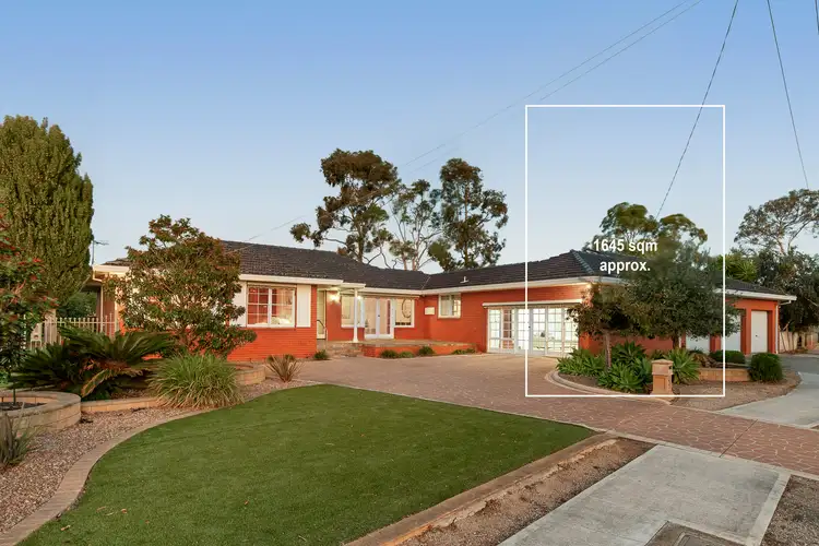 1 Raven Grove, Werribee VIC 3030