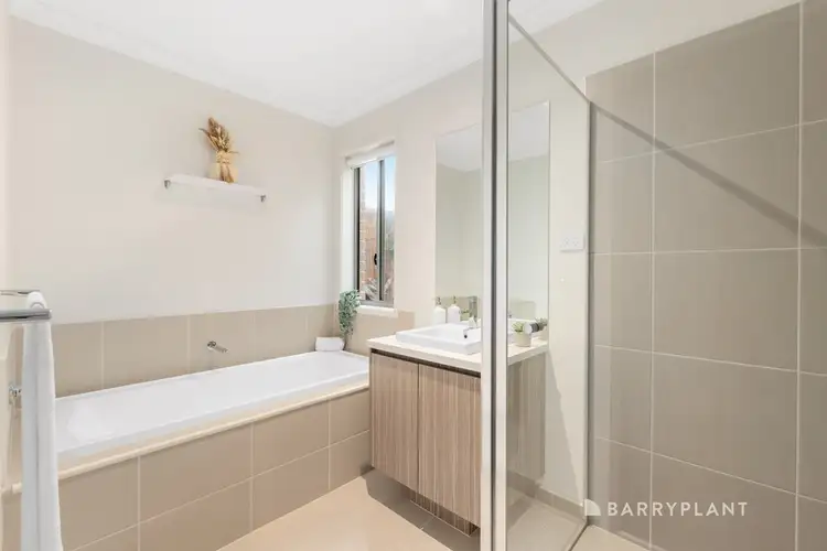 Sixth view of Homely house listing, 4 Woodoak Street, South Morang VIC 3752