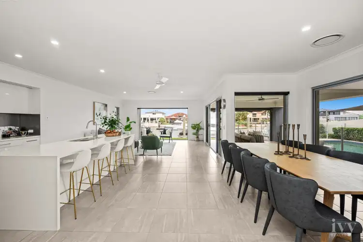 48 Lindsay Parade, Paradise Point QLD 4216