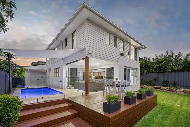 7 Linacre Crescent, Carindale QLD 4152