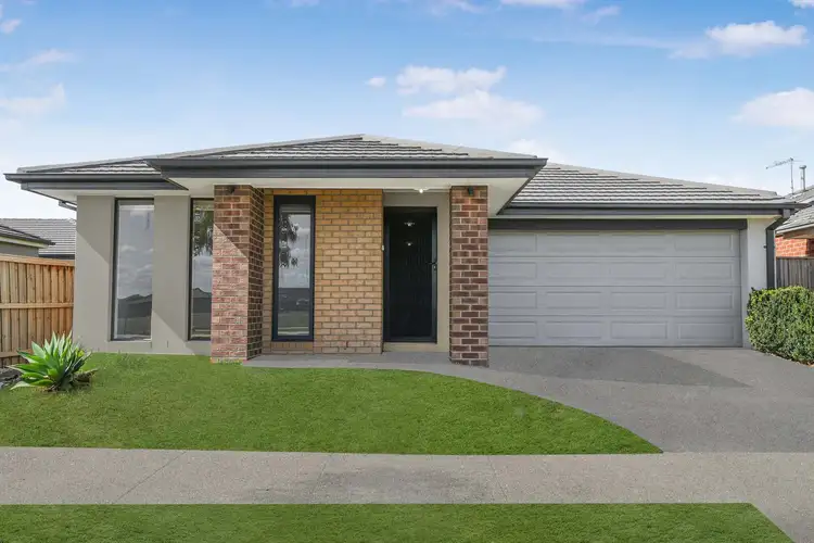 27 Treeve Parkway, Werribee VIC 3030