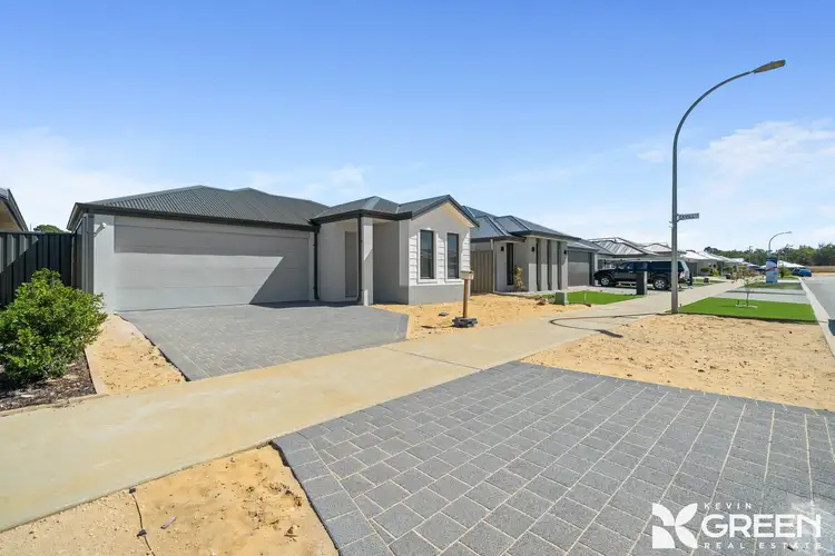5 Topiary Street, Lakelands WA 6180