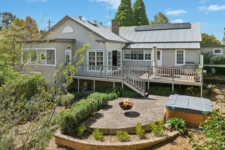 86 Blaxland Road, Wentworth Falls NSW 2782
