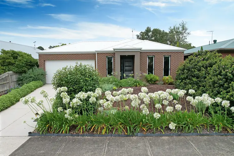 9 Holland Street, Drouin VIC 3818