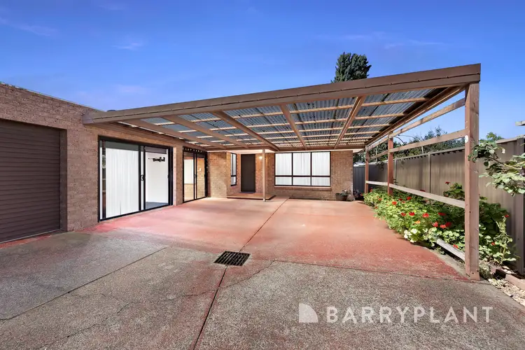2/10 Lester Avenue, St Albans VIC 3021