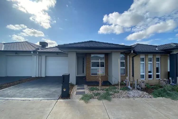 15 Tolkien Drive, Mambourin VIC 3024