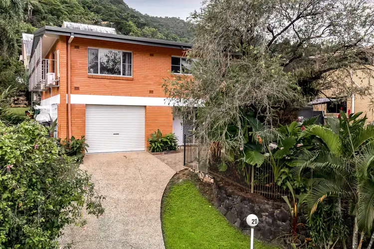 20 Sommerville Crescent, Whitfield QLD 4870
