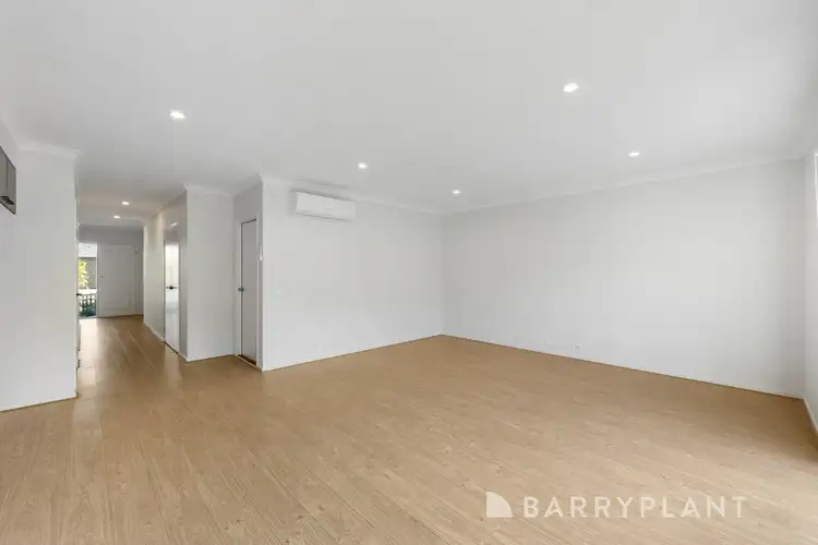 Fifth view of Homely townhouse listing, 6 Poundbury Avenue, Strathtulloh VIC 3338