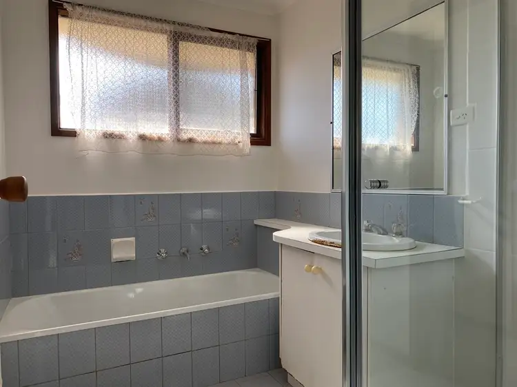 Fourth view of Homely house listing, 3 Douglas Rise, Endeavour Hills VIC 3802