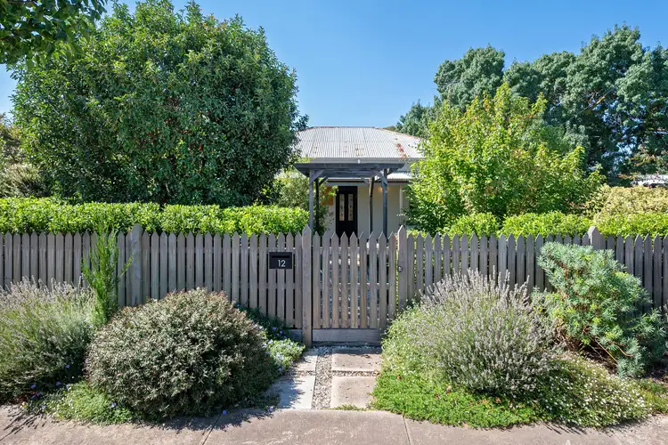 12 Urquhart Street, Carisbrook VIC 3464