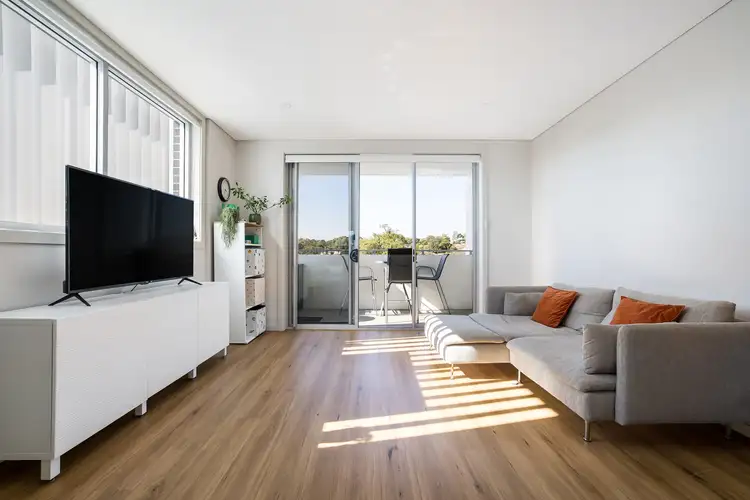 401/4 Broughton Street
