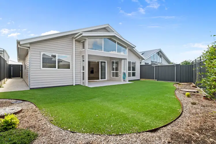 16/65 Eleanor Drive, Lucas VIC 3350