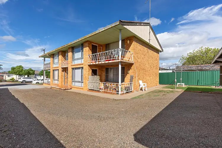 Second view of Homely block of units listing, 1,2,3 & 4/11 Burilla Street, Tamworth NSW 2340