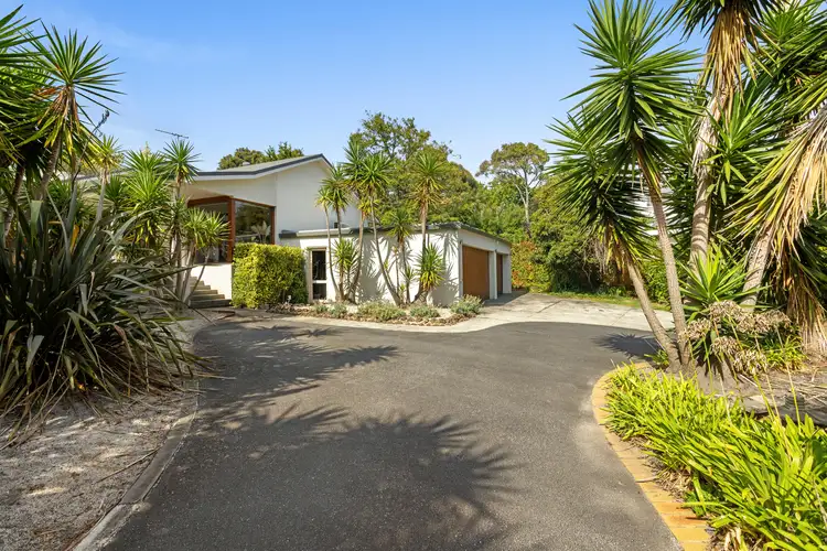21 Daveys Bay Road, Mount Eliza VIC 3930