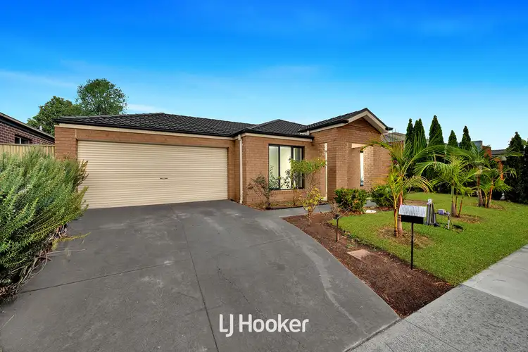 12 Maddock Drive, Cranbourne East VIC 3977