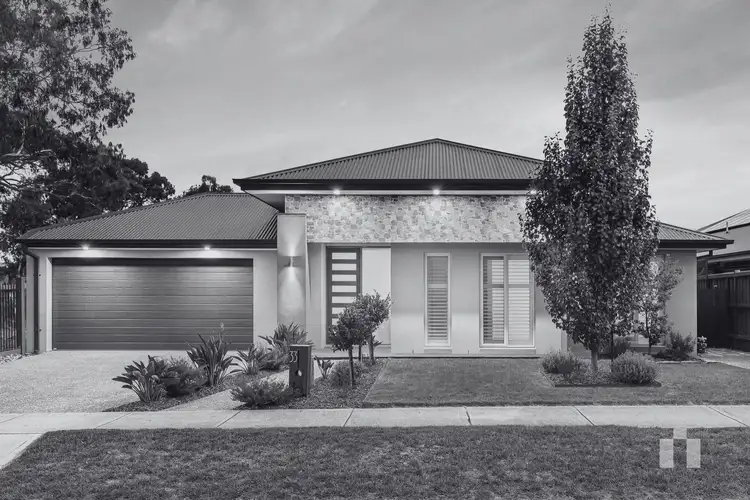 33 Laurence Street, Doreen VIC 3754
