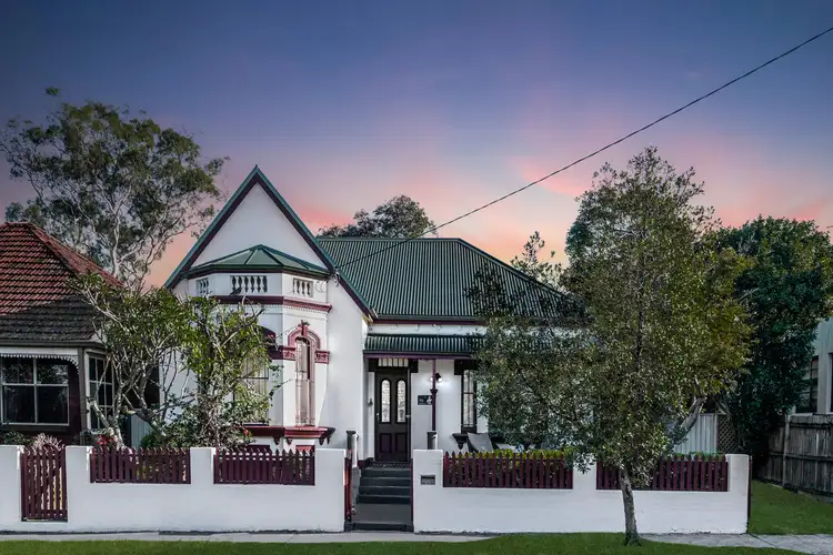 28 Warren Road