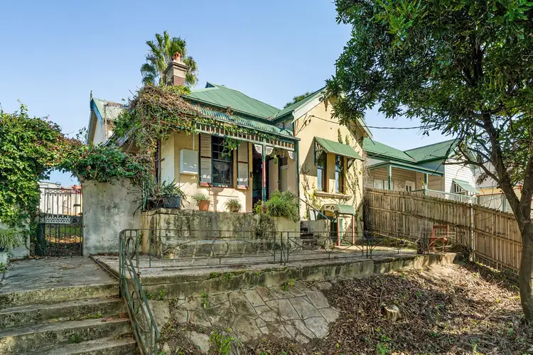 8 Cook Street