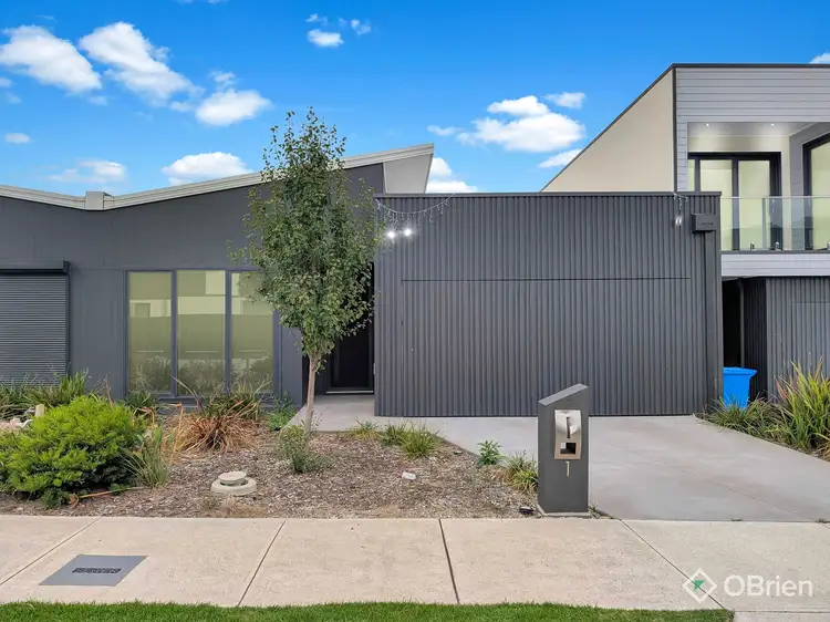 1 Savoy Grove, Cranbourne North VIC 3977