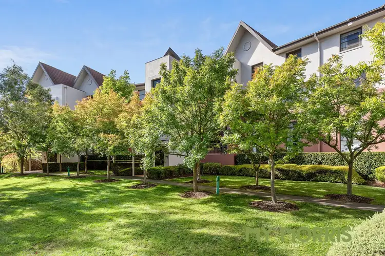 13/2 Eldridge Crescent, Garran ACT 2605