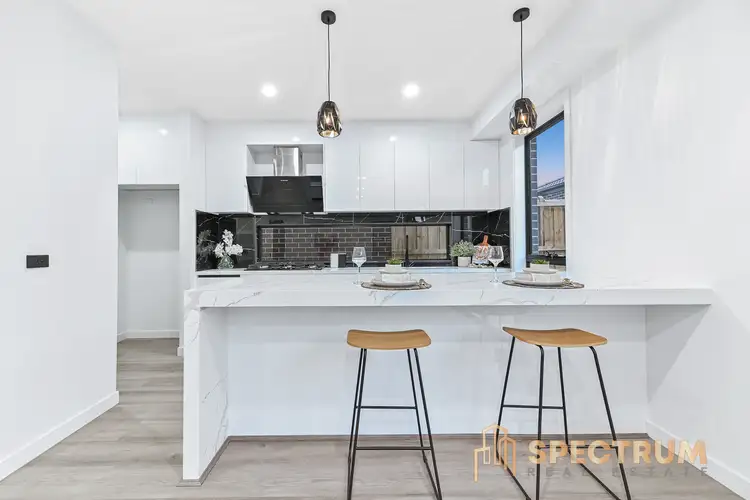 31 Alambadi Circuit, Clyde North VIC 3978
