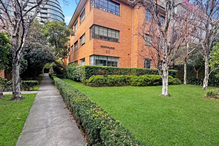 9/60 Queens Road, Melbourne VIC 3004