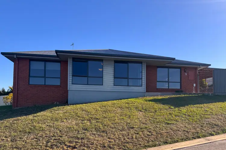 1 Rowena Court, Devonport TAS 7310