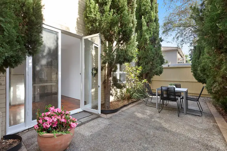 4/18 Burns Street