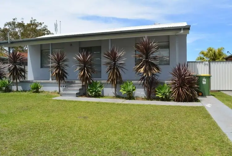 77 Taronga Avenue, San Remo NSW 2262