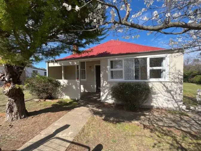 8 Mead Street