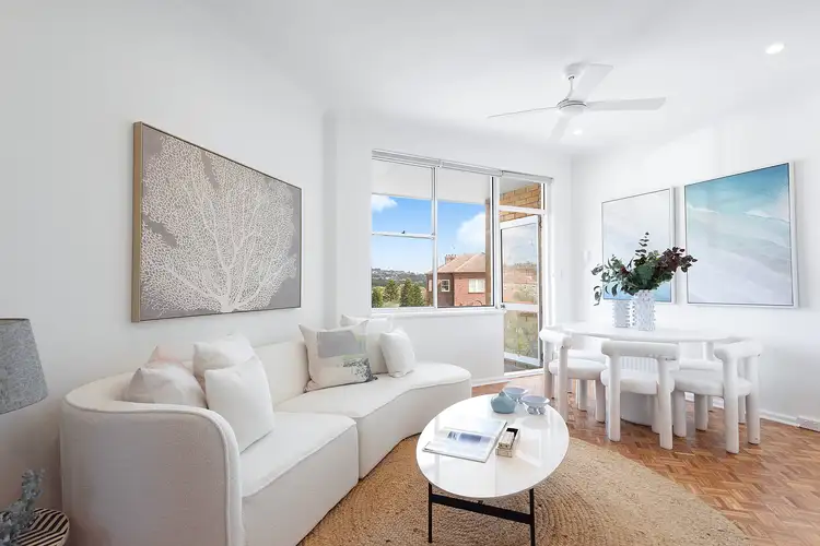11/100 Warners Avenue