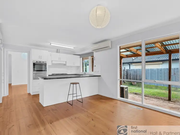 Fifth view of Homely house listing, 10 Skipton Place, Endeavour Hills VIC 3802