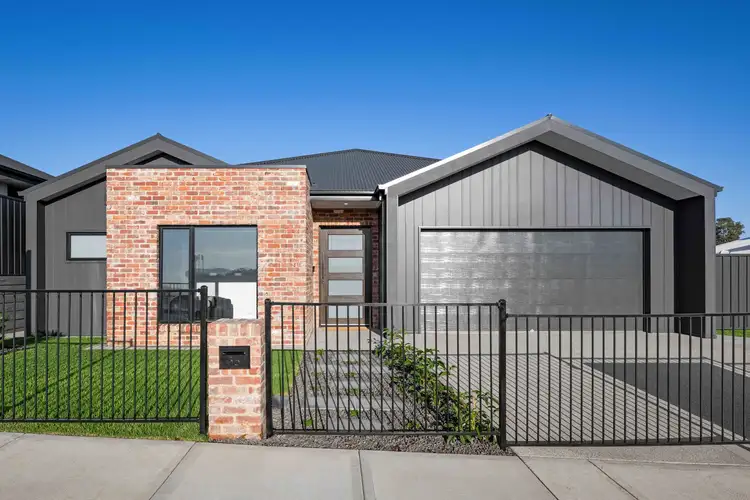36 Jennings Boulevard, Leneva VIC 3691