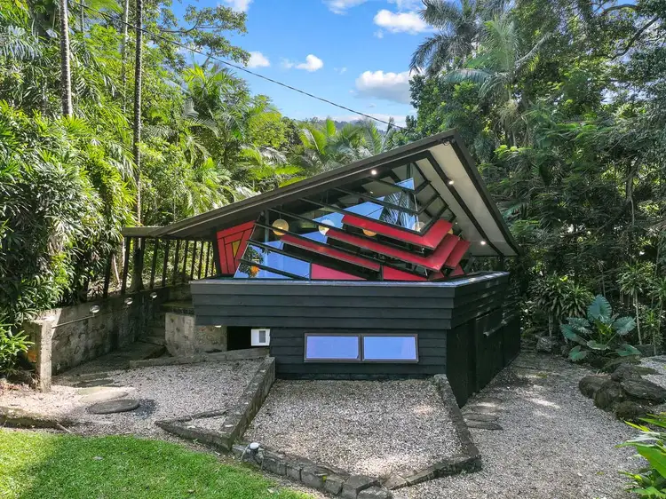 16 Heavey Crescent, Whitfield QLD 4870