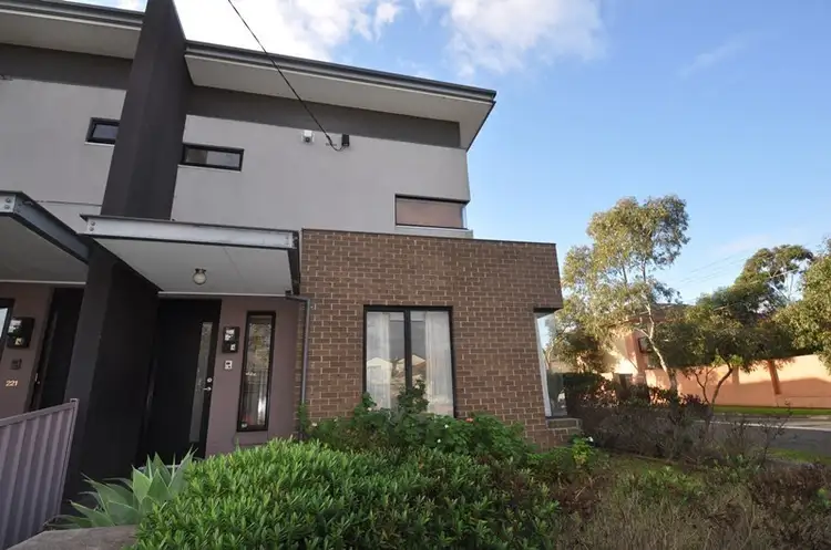 Main view of Homely townhouse listing, 2/221 Westgarth Street, Northcote VIC 3070